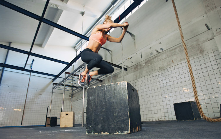 woman box jumping for power evelopment
